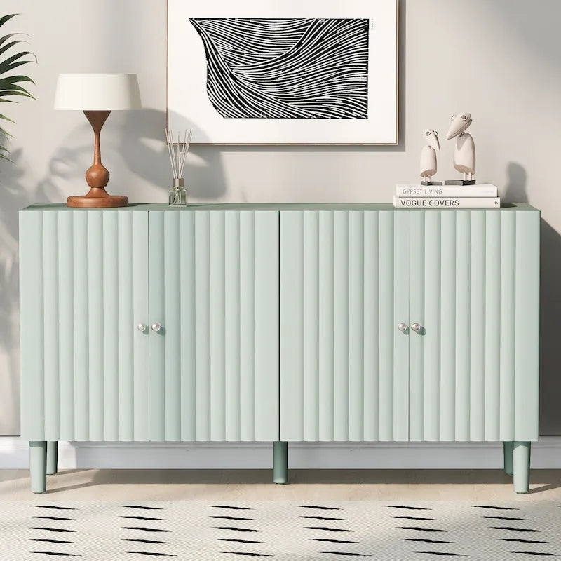 Élégant buffet à quatre portes avec portes à motif ondulé et pieds cylindriques