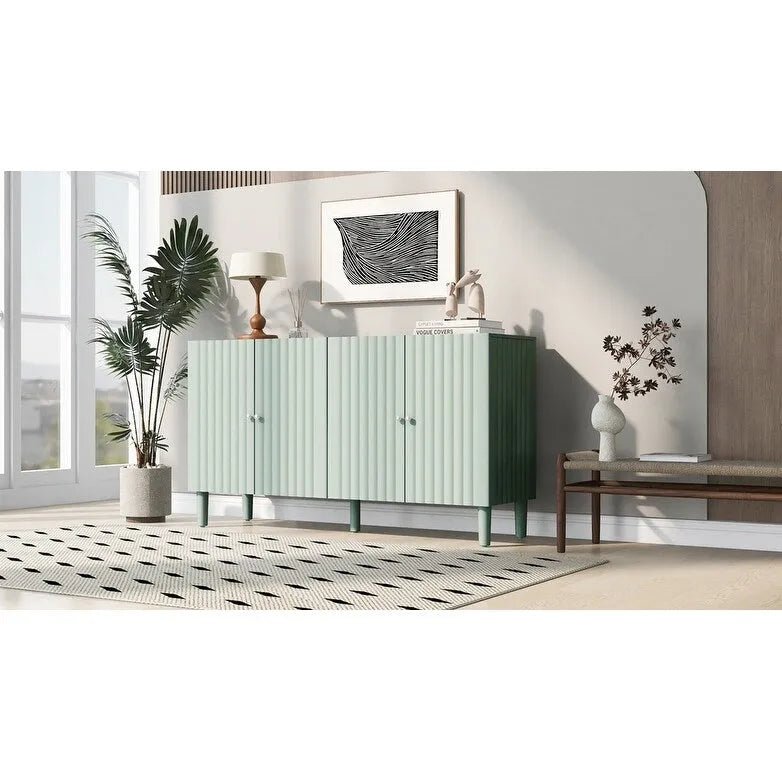 Élégant buffet à quatre portes avec portes à motif ondulé et pieds cylindriques