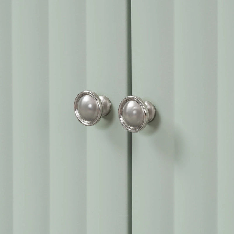 Élégant buffet à quatre portes avec portes à motif ondulé et pieds cylindriques
