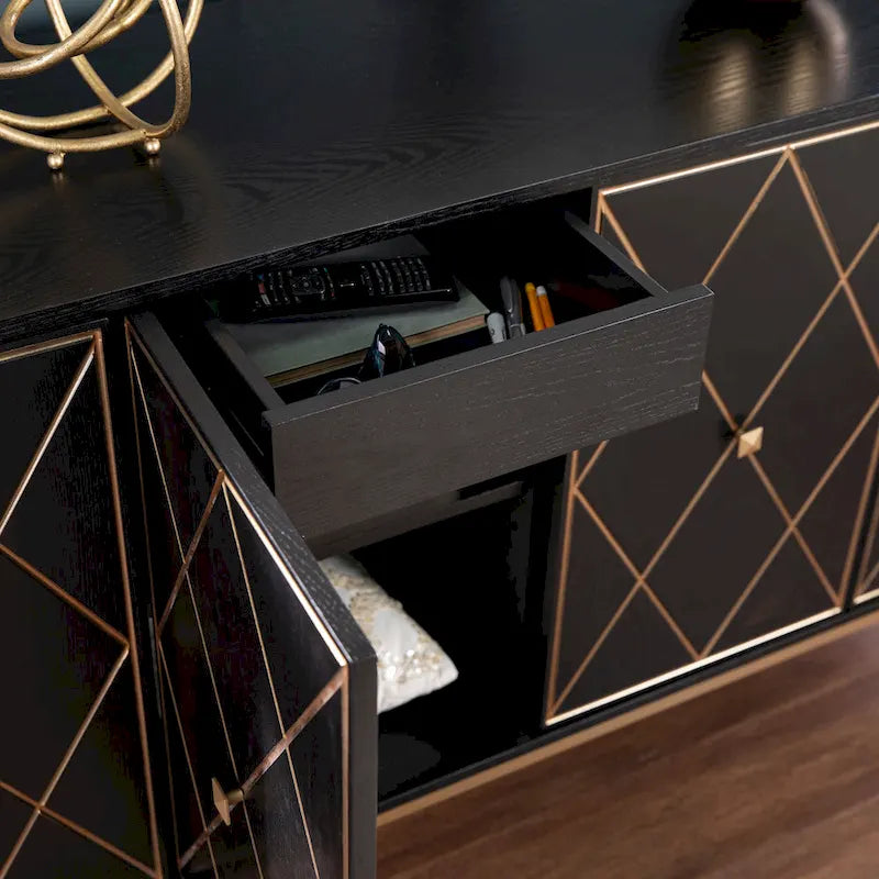 Meuble en bois contemporain avec détails dorés